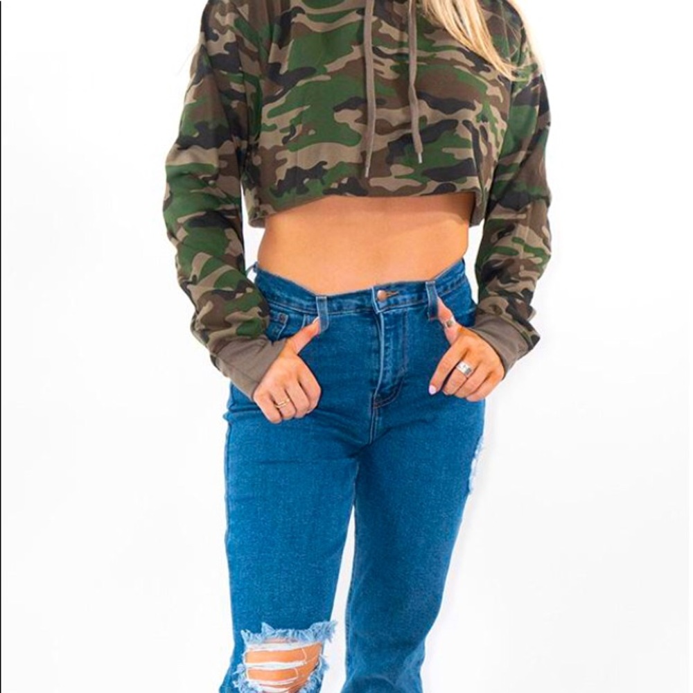 Women Hooded Camo Crop Top